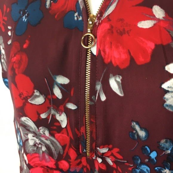 Burgundy floral print top with gold zipper! - Picture 3 of 3